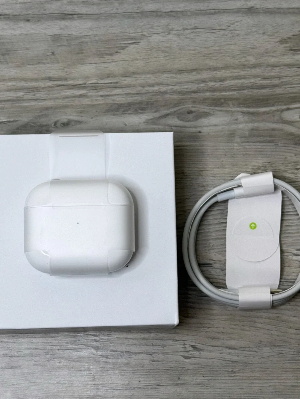 Apple White Wireless Earbuds in Branded Packaging
